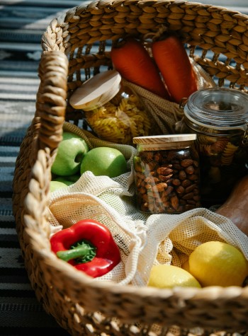 Food & Groceries