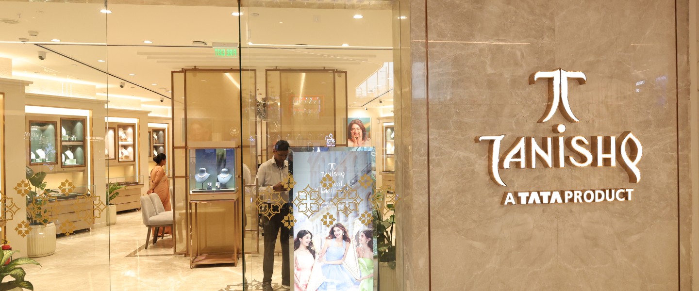 Tanishq Store at Sky City Mall